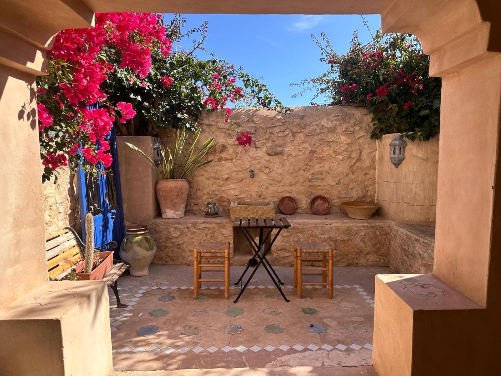 Casa Con Vistas Al Mar Y Patio De Buganvillas Aigues Bagian luar foto