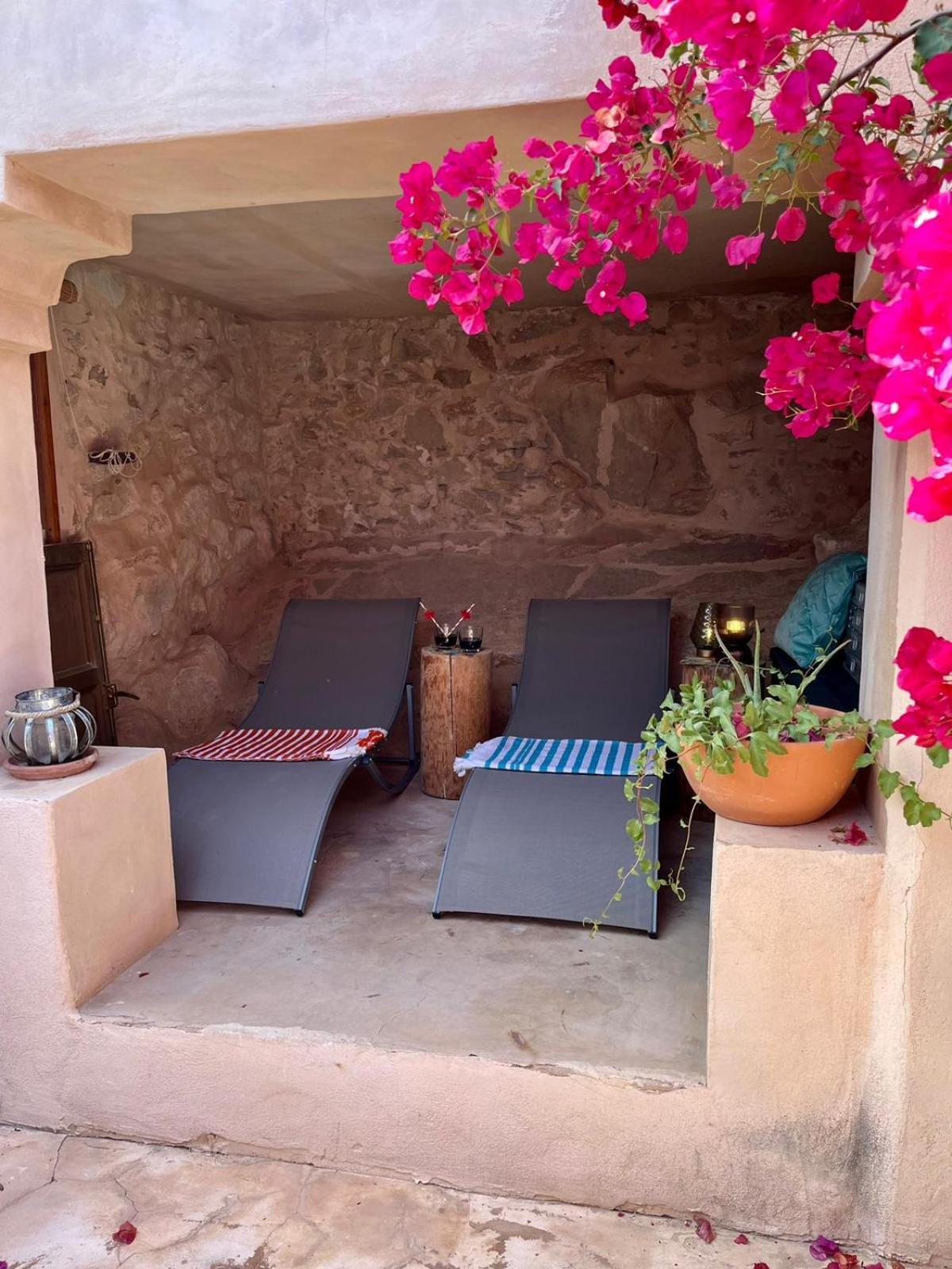Casa Con Vistas Al Mar Y Patio De Buganvillas Aigues Bagian luar foto